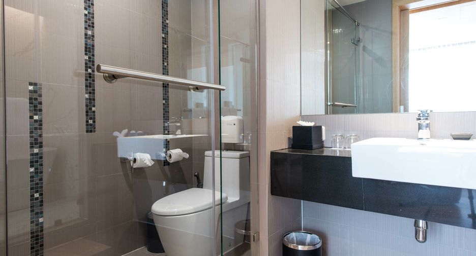 For rent 1 bed condo in Khlong Toei, Bangkok