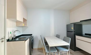 Condo en alquiler de 2 habitaciones en Huai Khwang, Bangkok