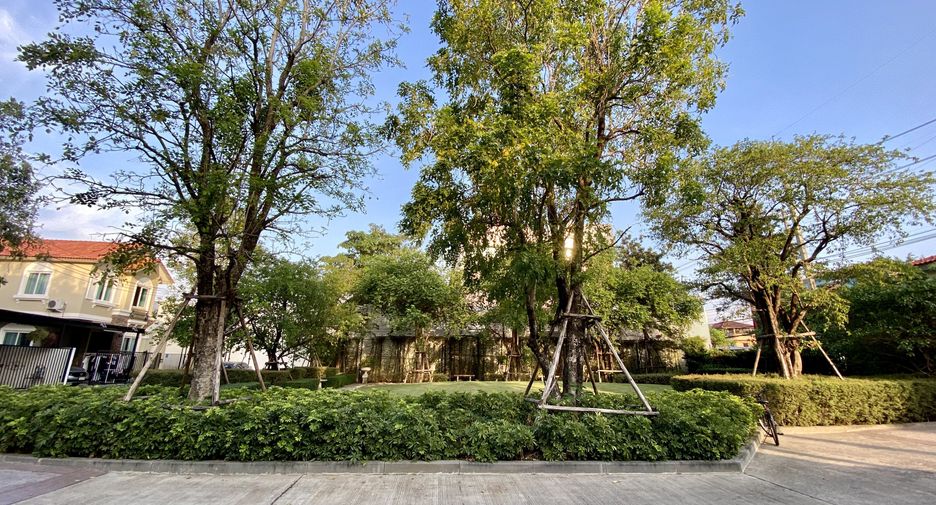 Аренда 4 спальни дом в Bang Phli, Самутпракан