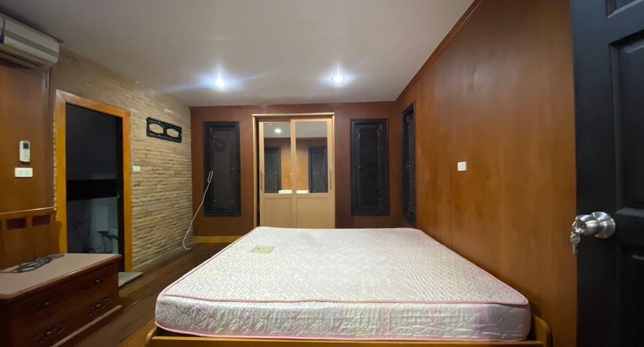 出租 3 卧室 独立屋 在 塔朗, 普吉