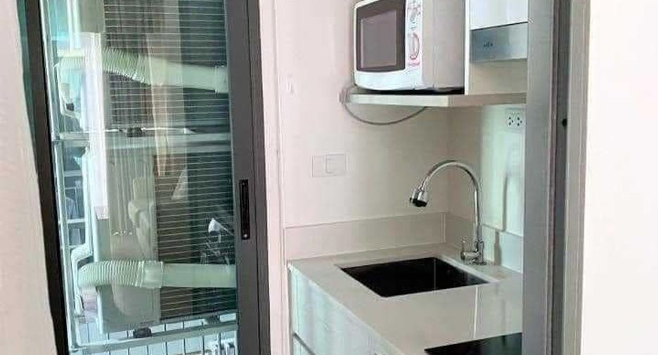 For rent 2 bedrooms condo in Phaya Thai, Bangkok