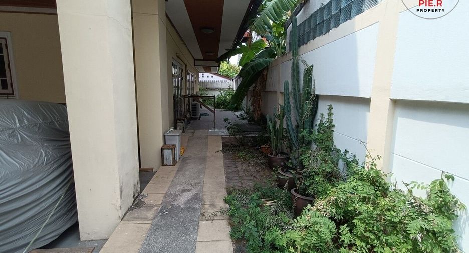 For sale 5 bedrooms house in Lat Krabang, Bangkok