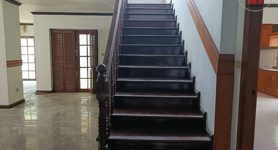For sale 5 bedrooms house in Lat Krabang, Bangkok