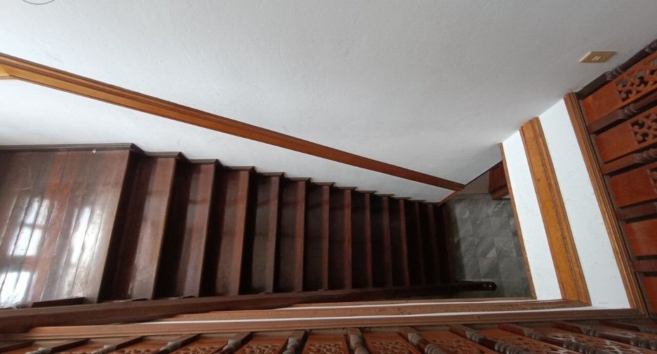 For sale 5 bedrooms house in Lat Krabang, Bangkok