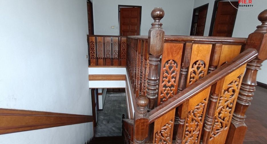 For sale 5 bedrooms house in Lat Krabang, Bangkok