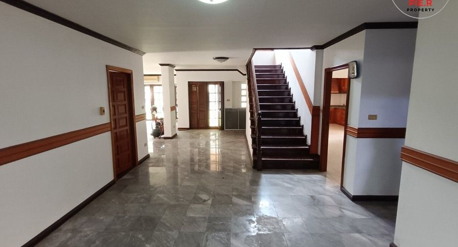 For sale 5 bedrooms house in Lat Krabang, Bangkok