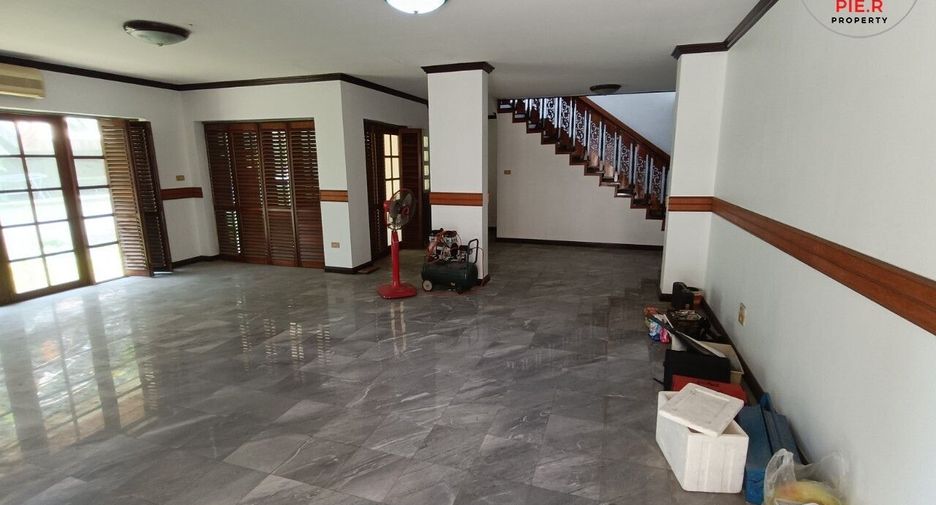 For sale 5 bedrooms house in Lat Krabang, Bangkok