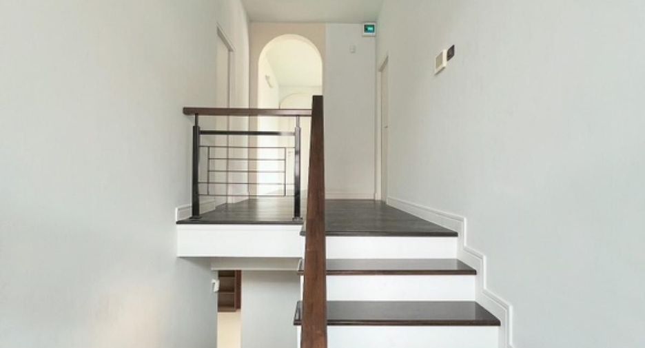 For sale 4 bedrooms house in Thawi Watthana, Bangkok