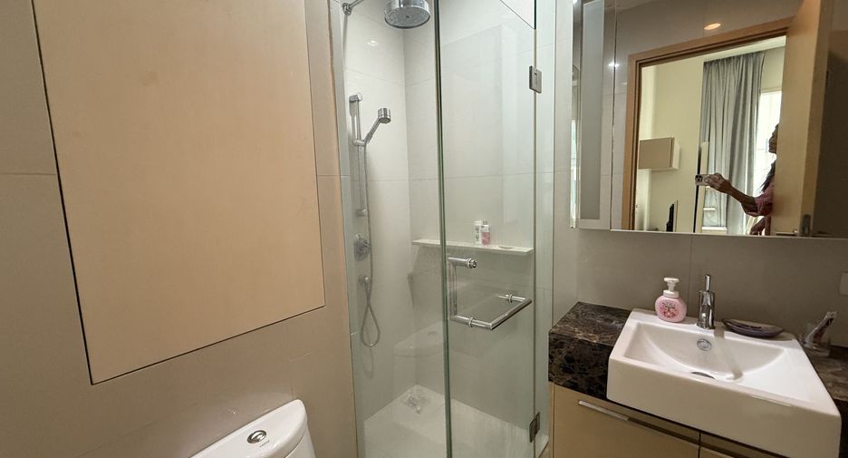 For rent 1 bed condo in Khlong Toei, Bangkok