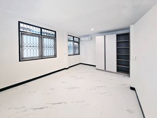 Reihenhaus zur Miete mit 4 Zimmer in Huai Khwang, Bangkok
