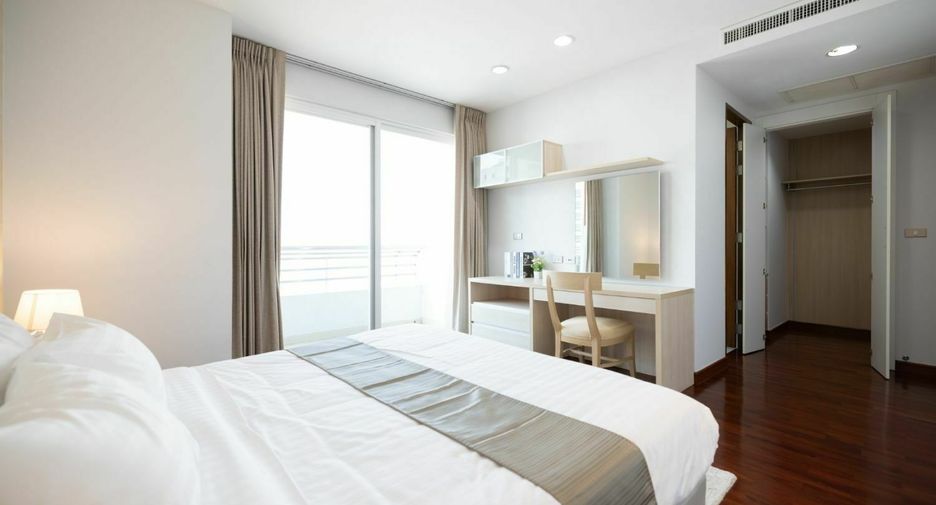 For rent 2 bedrooms apartment in Khlong Toei, Bangkok