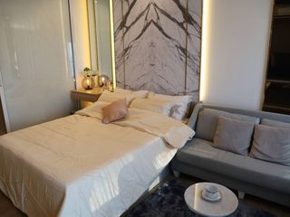 À louer studio condo à Pathum Wan, Bangkok