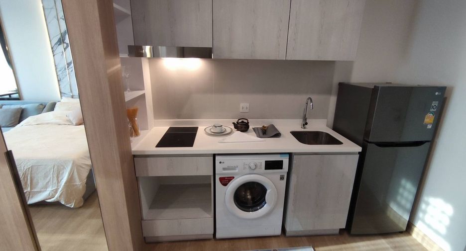 For rent studio condo in Pathum Wan, Bangkok
