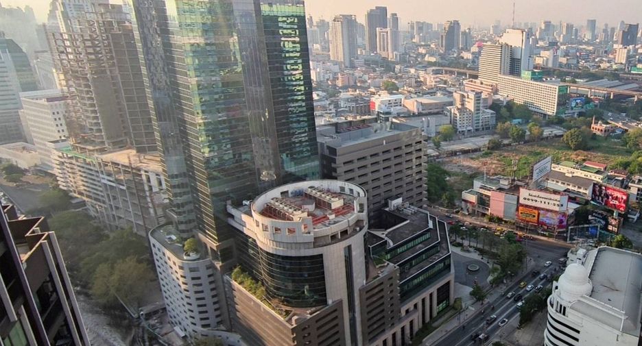 For rent studio condo in Pathum Wan, Bangkok
