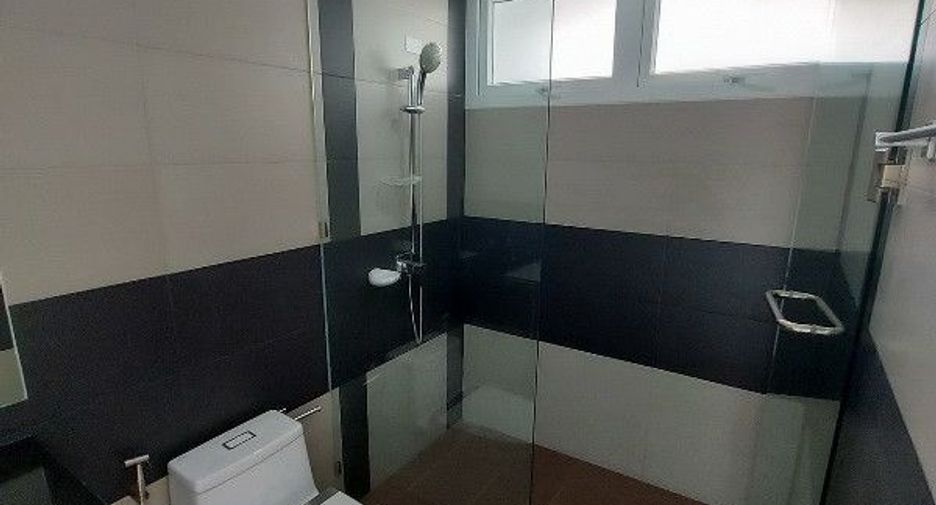 For sale 3 bedrooms townhouse in Wang Thonglang, Bangkok