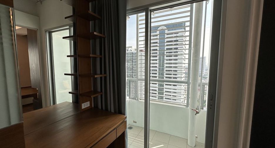 For rent 2 bedrooms condo in Khlong San, Bangkok