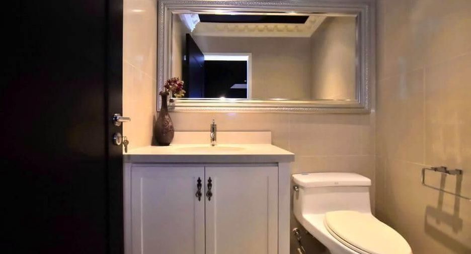 For sale and for rent 3 bedrooms condo in Khlong Toei, Bangkok