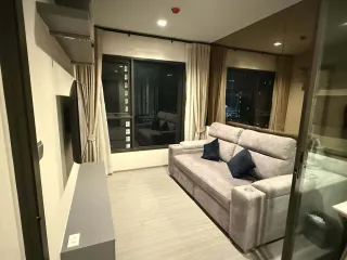 À louer 1 chambre condo à Huai Khwang, Bangkok