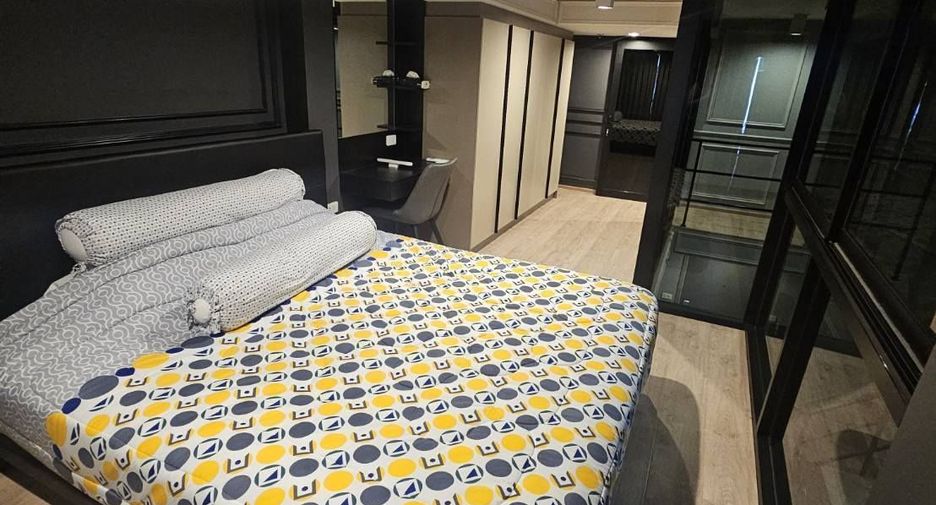 For rent 2 bedrooms condo in Huai Khwang, Bangkok