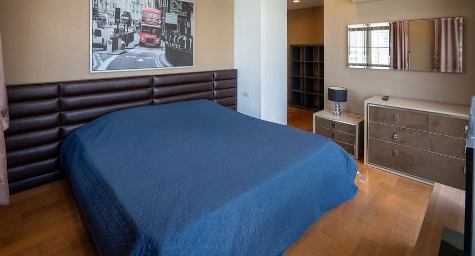 For rent 2 bedrooms condo in Khlong Toei, Bangkok
