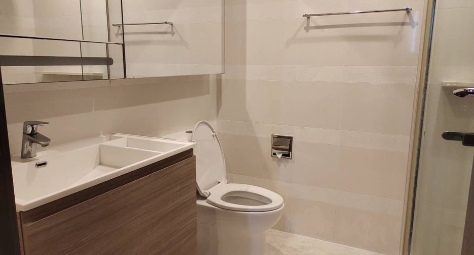 For sale 1 bed condo in Khlong Toei, Bangkok
