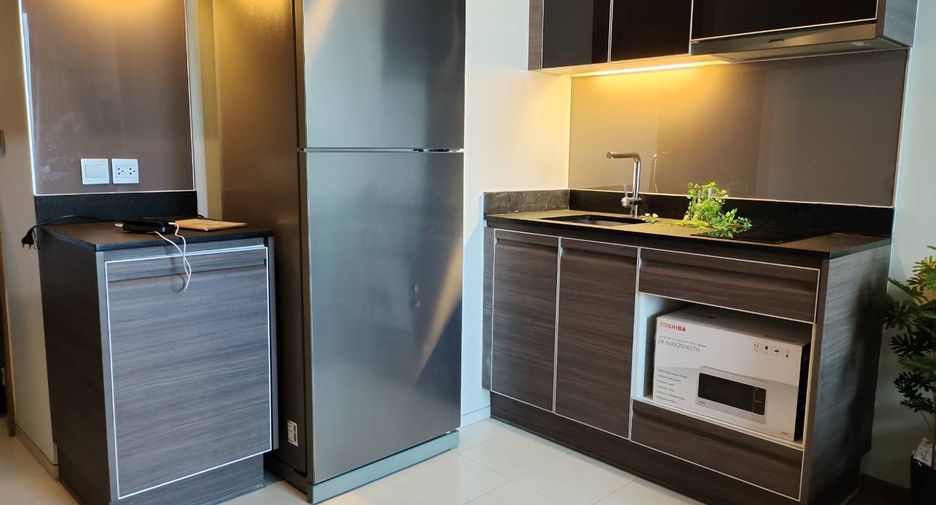 For sale 1 bed condo in Khlong Toei, Bangkok