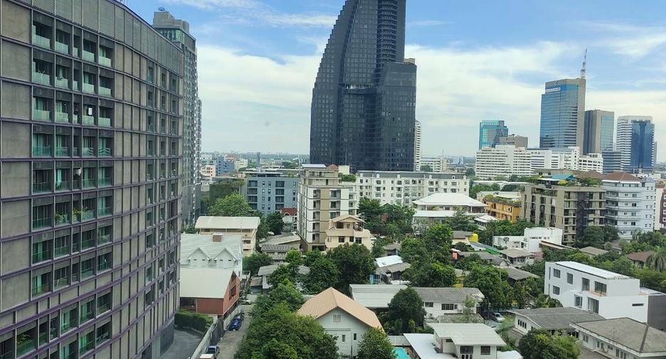 For sale 1 bed condo in Khlong Toei, Bangkok