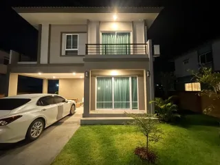 Casa en alquiler de 3 habitaciones en Thalang, Phuket