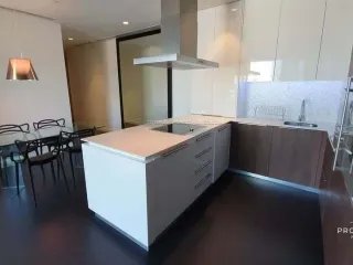 Condo en alquiler de 2 habitaciones en Pathum Wan, Bangkok