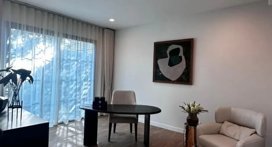 For rent 5 bedrooms house in Saphan Sung, Bangkok