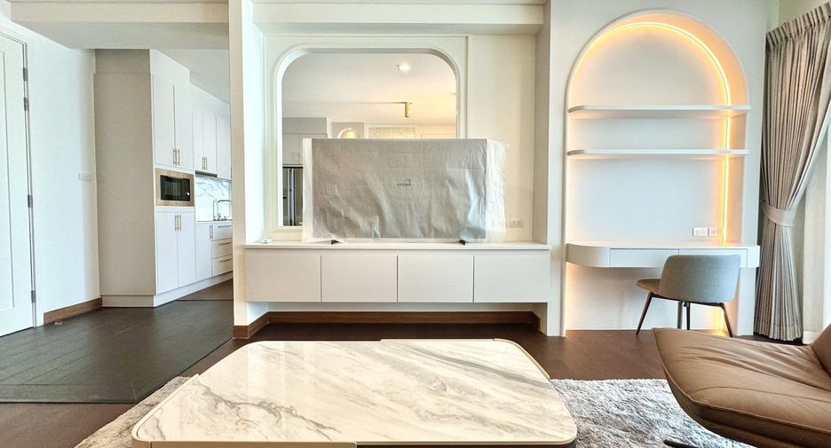 For rent 2 bedrooms condo in Watthana, Bangkok