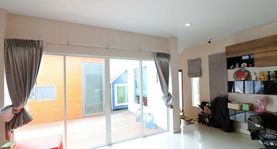 For sale 3 bedrooms house in Prawet, Bangkok
