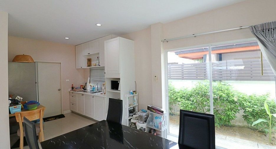 For sale 3 bedrooms house in Prawet, Bangkok