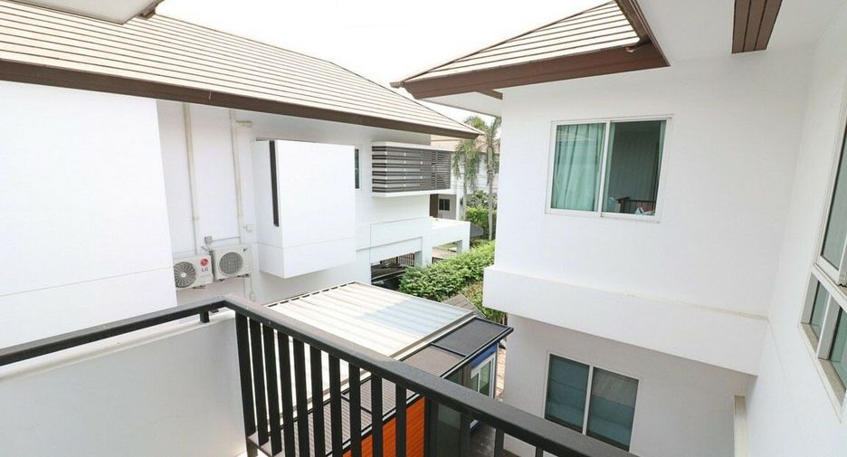 For sale 3 bedrooms house in Prawet, Bangkok