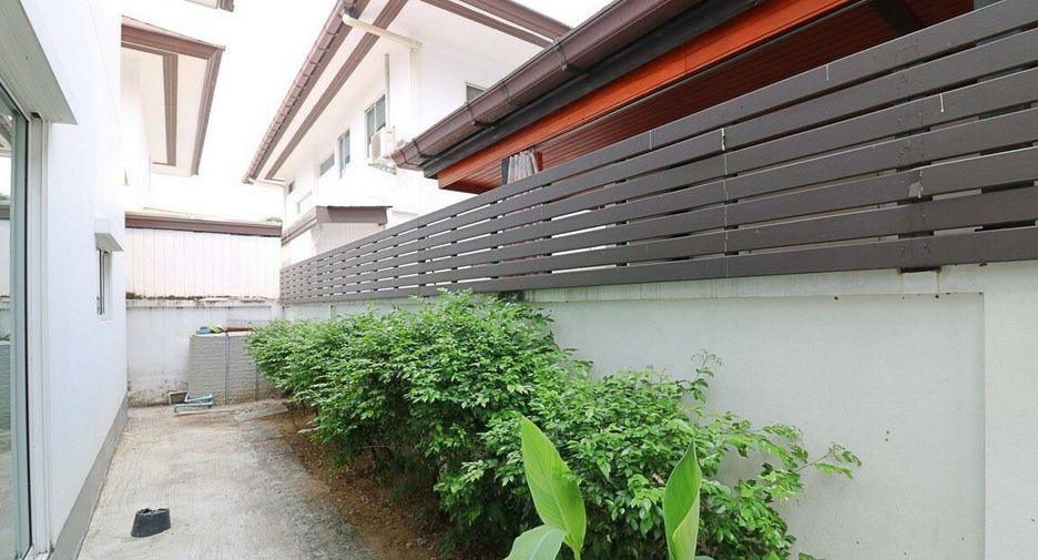 For sale 3 bedrooms house in Prawet, Bangkok