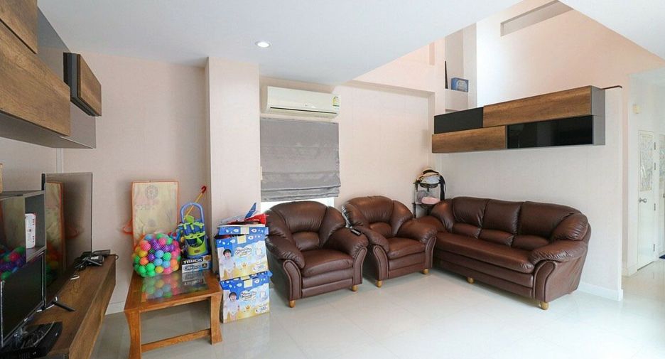 For sale 3 bedrooms house in Prawet, Bangkok