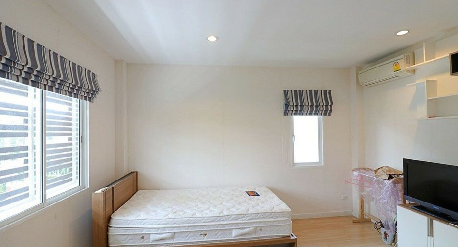 For sale 3 bedrooms house in Prawet, Bangkok