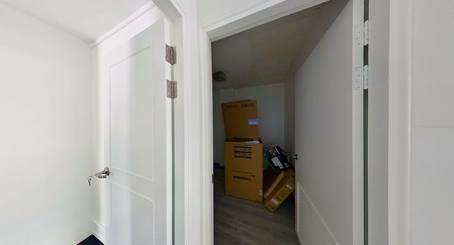 For rent 2 bedrooms condo in Sathon, Bangkok
