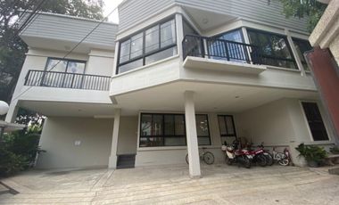 Casa en alquiler de 2 habitaciones en Khlong Toei, Bangkok