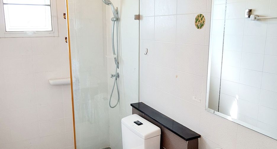 For sale 4 bedrooms townhouse in Prawet, Bangkok