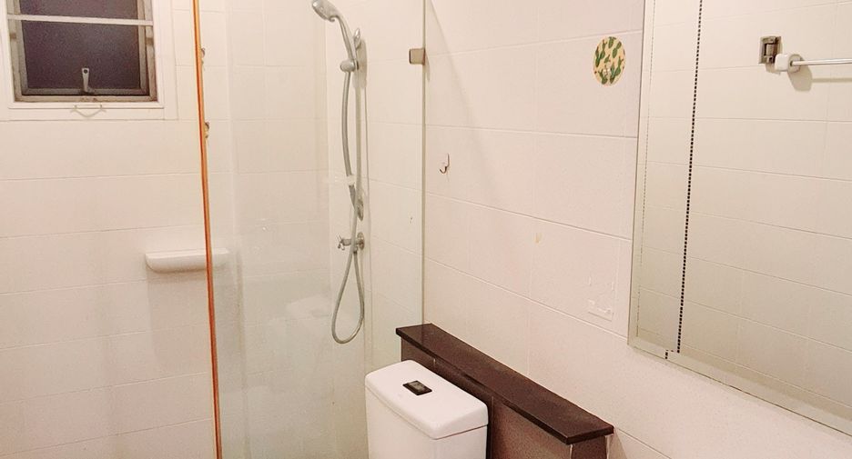 For sale 4 bedrooms townhouse in Prawet, Bangkok