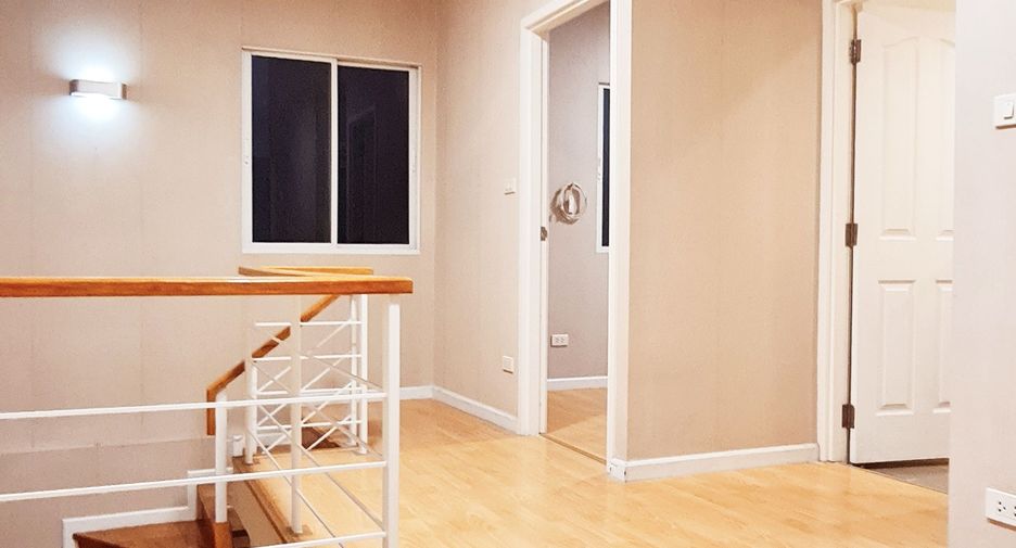 For sale 4 bedrooms townhouse in Prawet, Bangkok