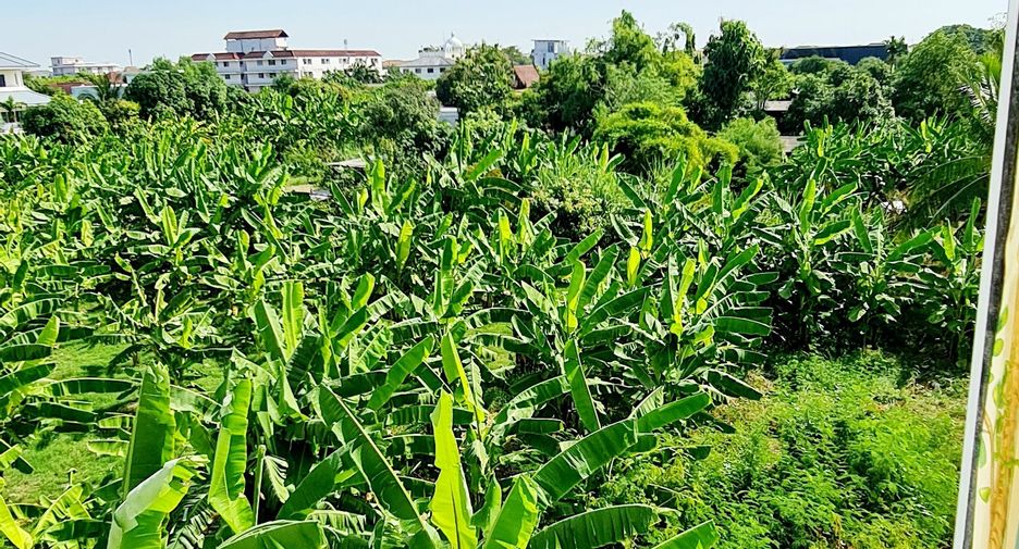 For sale 4 bedrooms townhouse in Prawet, Bangkok