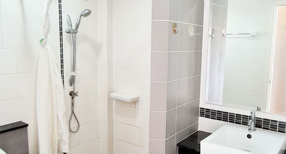 For sale 4 bedrooms townhouse in Prawet, Bangkok