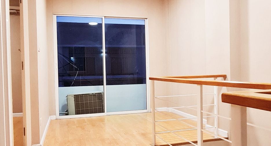 For sale 4 bedrooms townhouse in Prawet, Bangkok