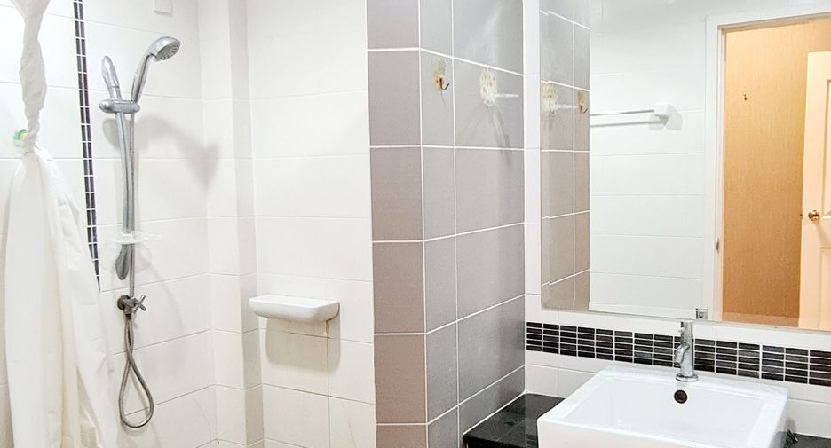 For sale 4 bedrooms townhouse in Prawet, Bangkok