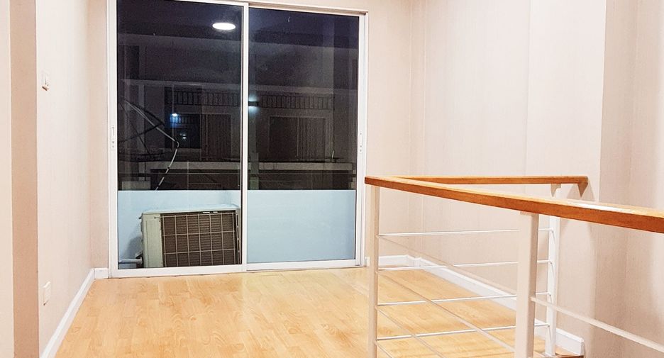 For sale 4 bedrooms townhouse in Prawet, Bangkok