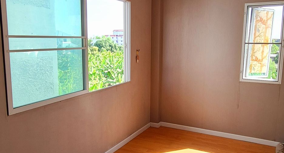 For sale 4 bedrooms townhouse in Prawet, Bangkok