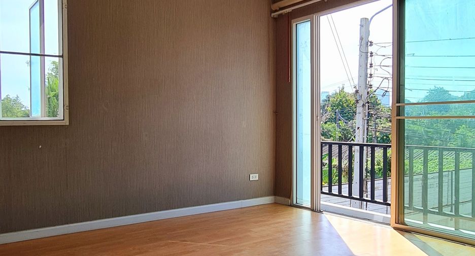 For sale 4 bedrooms townhouse in Prawet, Bangkok