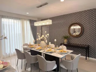 Casa en alquiler de 4 habitaciones en Bang Kapi, Bangkok